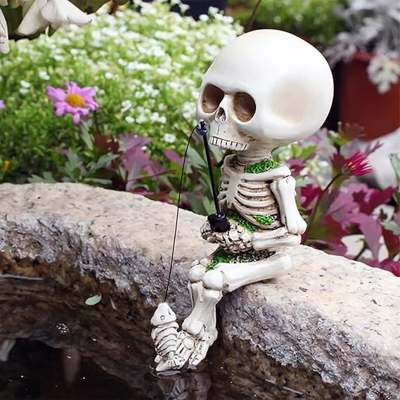 Resin skeleton fisherman aquarium skull ornament for fish tank and Halloween home decor